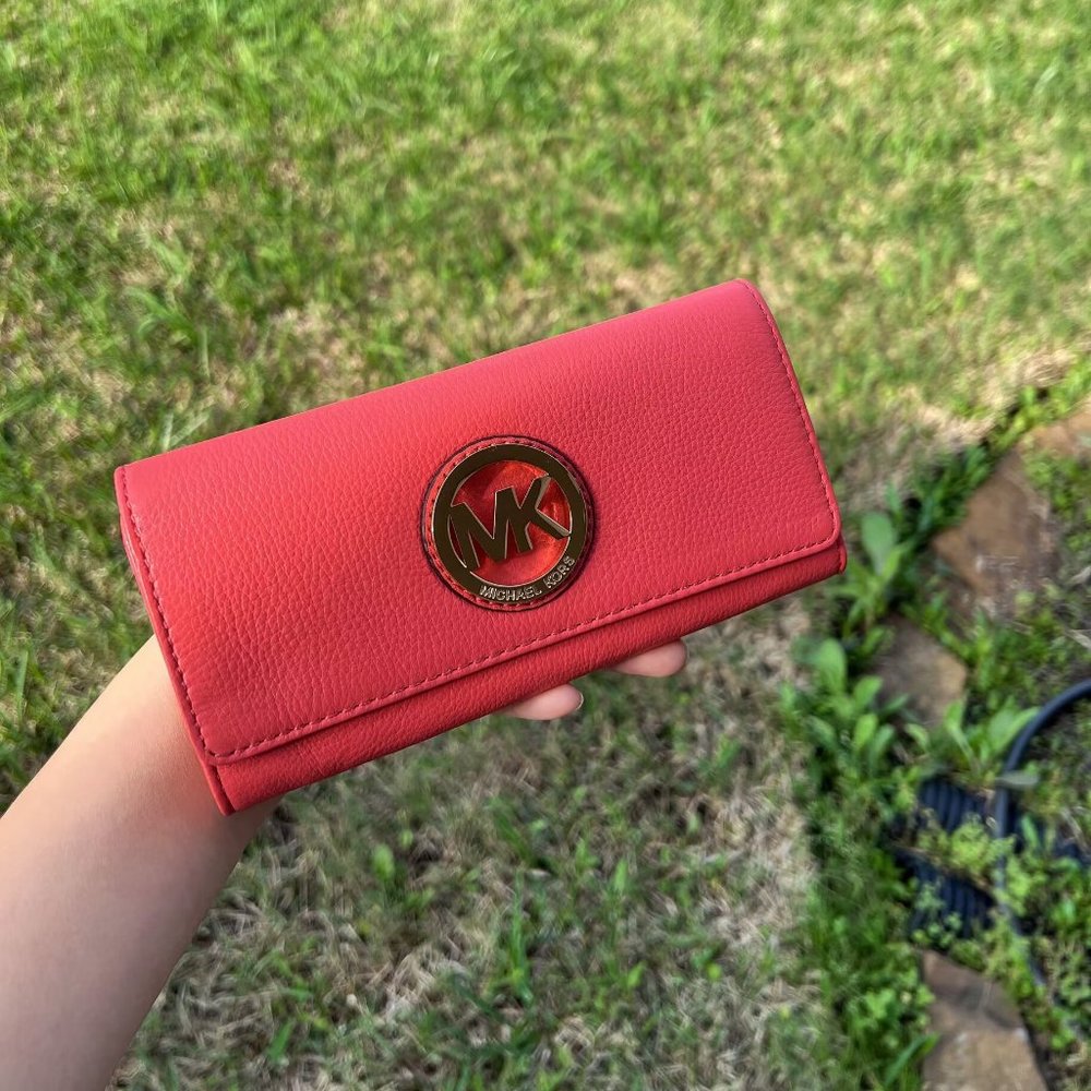 NEW 100% Authentic Michael Kors Fulton Flap Continental Wallet (Watermelon)